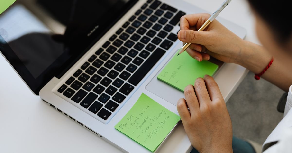 Comparing AI training platforms side by side before applying in parallel