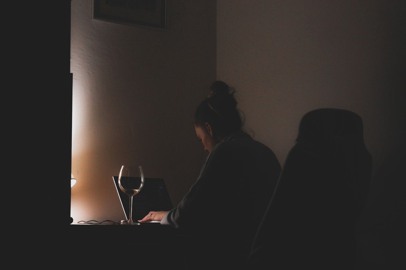 A rater working through an ads evaluation queue from home